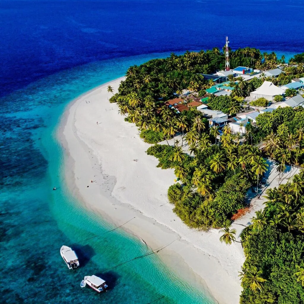 Fodhdhoo Maldives tourist area at the Best Guest house in Maldives